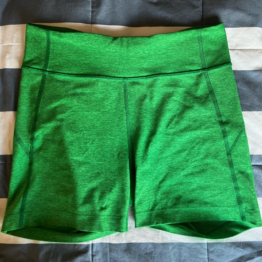 Outdoor Voices Kelly green bike short - 5” inseam - M